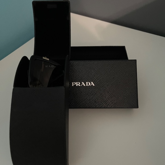 NEW NEVER WORN PRADA SUNGLASSES main image 9